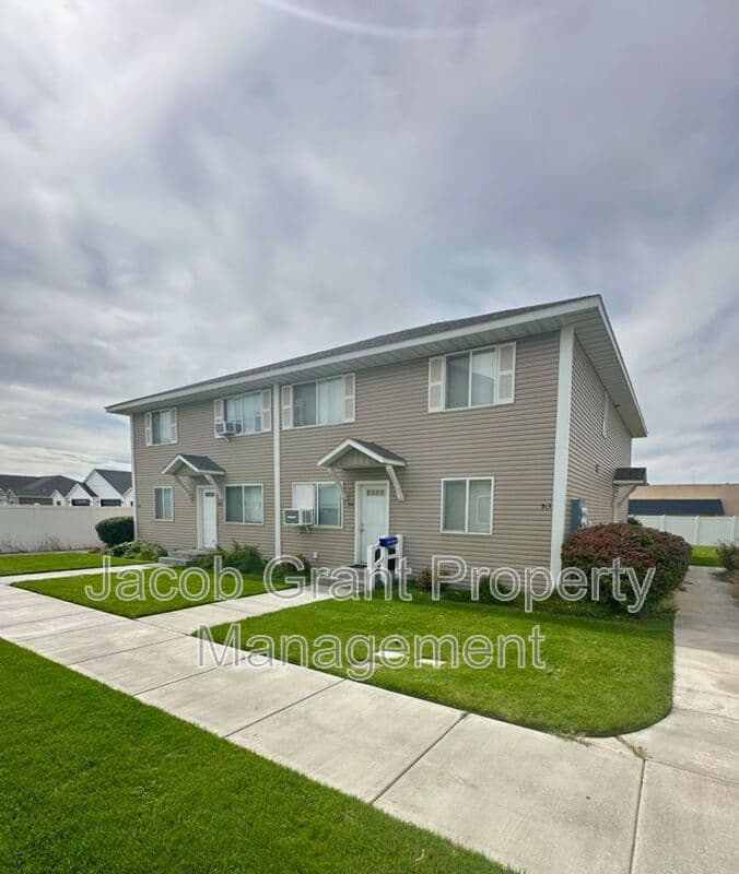Shelley House: 454 E Center Street