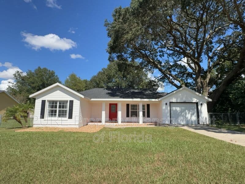 Ocala House: 645 NW 65th St