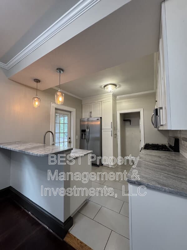 Charlotte House: 2208 Wilmore Drive