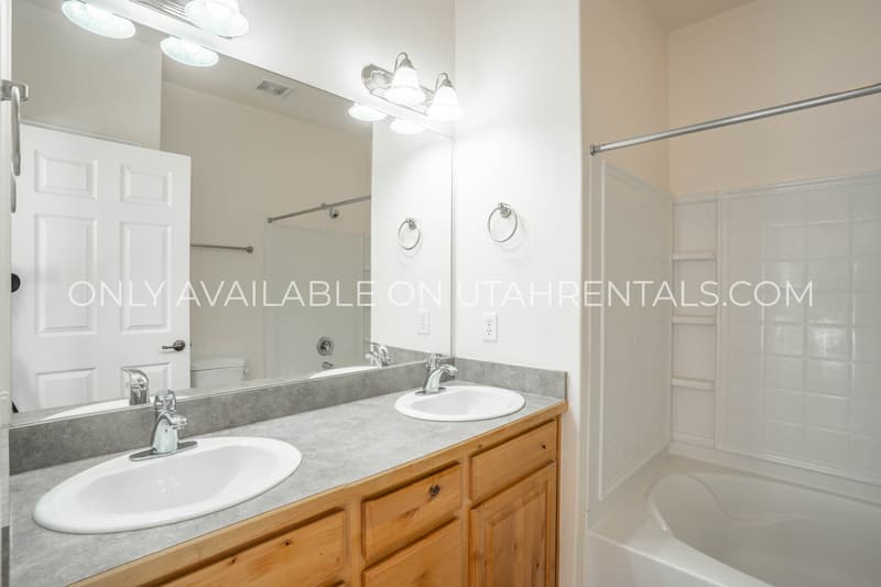Provo Condo: 1052 Canyon Meadow Dr