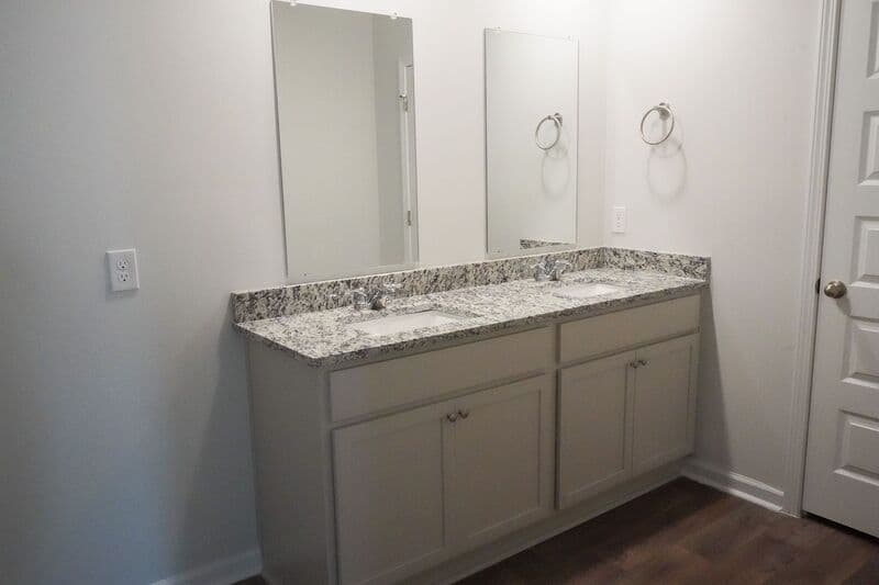 Bloomingdale House: 418 Coconut Dr