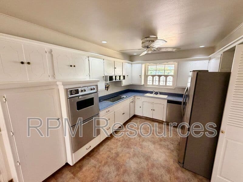 Oklahoma City House: 4120 NW 44th St