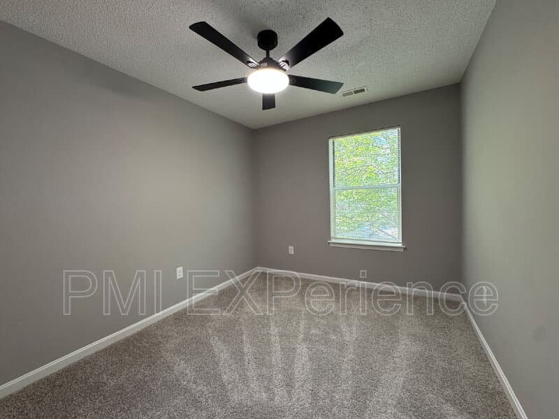 Silver Spring Condo: 2607 Camelback Ln