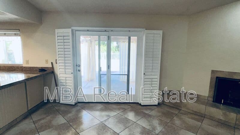 Tempe House: 7740 S Terrace Rd