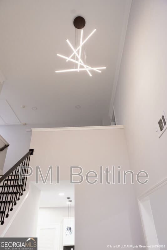 College Park House: 4644 Creekside Cove