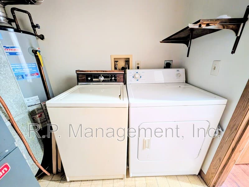 Columbia Heights Townhome: 305 Kathy Ln NE