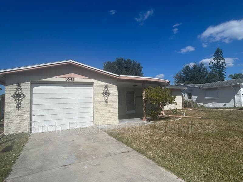 Holiday House: 3545 Nixon Rd