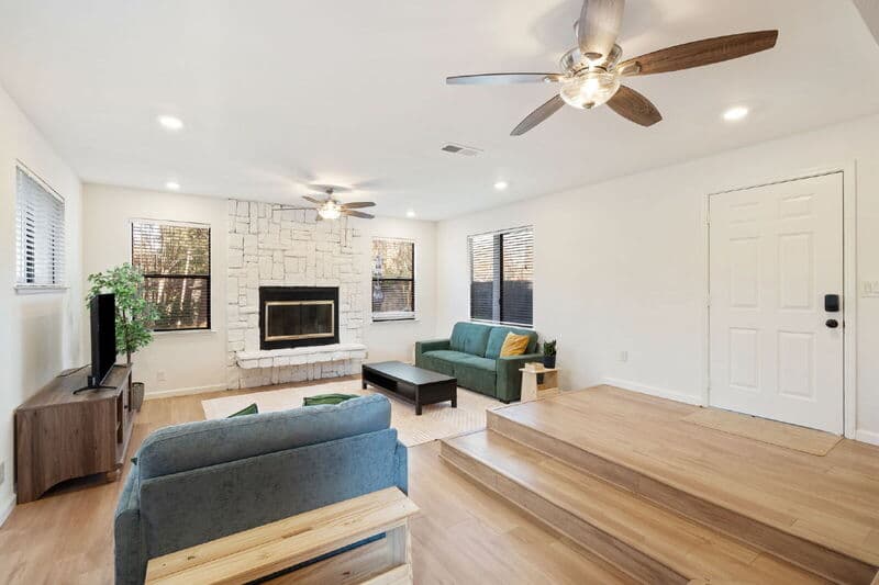 Carmichael House: 2122 Gunn Road
