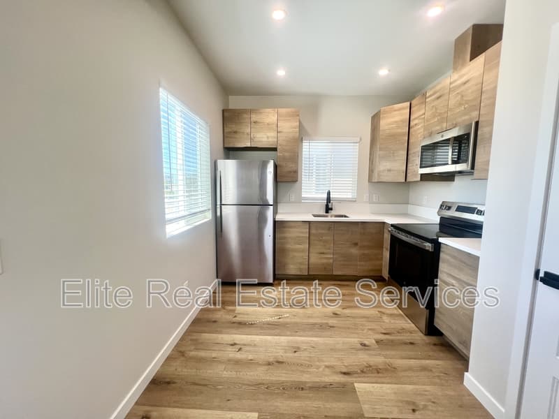 San Diego Condo: 3315 Clairemont Mesa Boulevard - 4