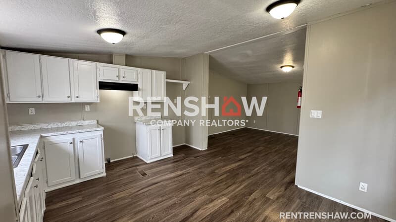 Memphis House: 288 W Brooks Rd