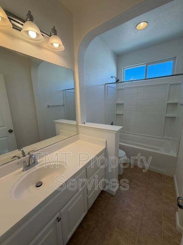 Rancho Cordova House: 11009 International Drive