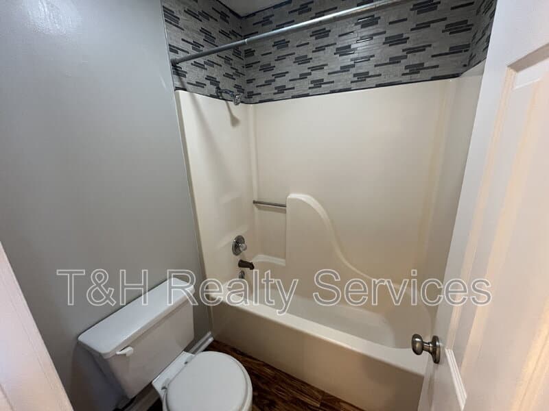 Indianapolis House: 5925 Dunmore Drive