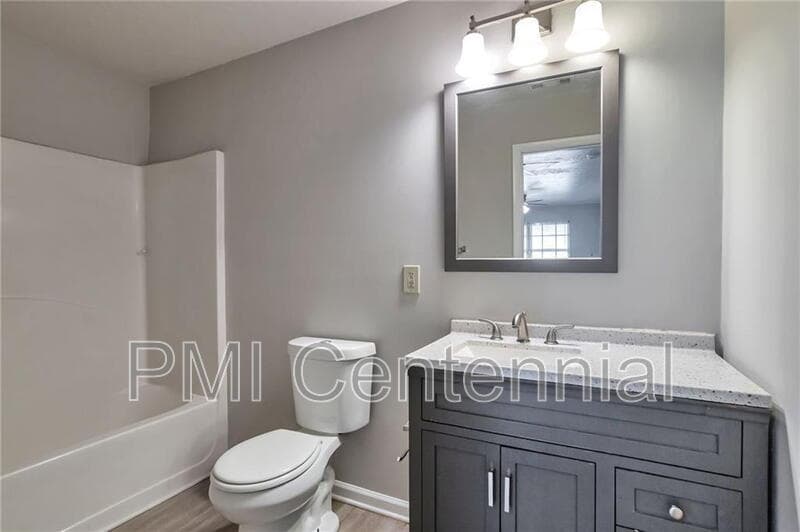 Forest Park House: 484 Evergreen Drive