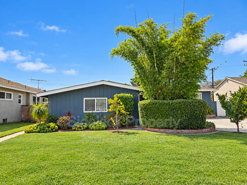 Whittier House: 14520 Close St