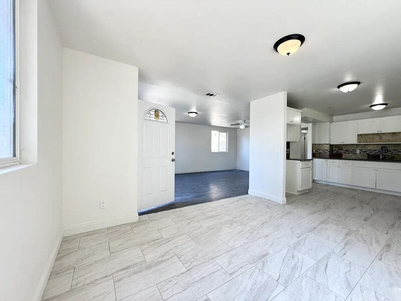 Los Angeles Condo: 1440 East 42nd Street