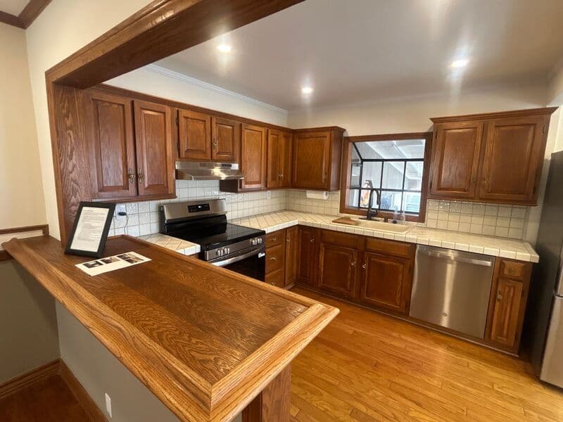 Montrose House: 2434 Florencita Drive