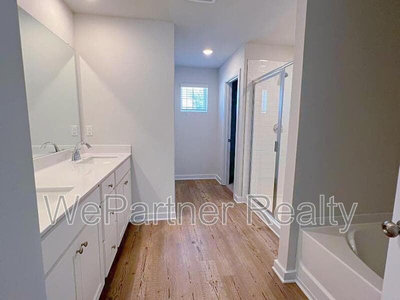 Douglasville House: 7225 Lacey Dr
