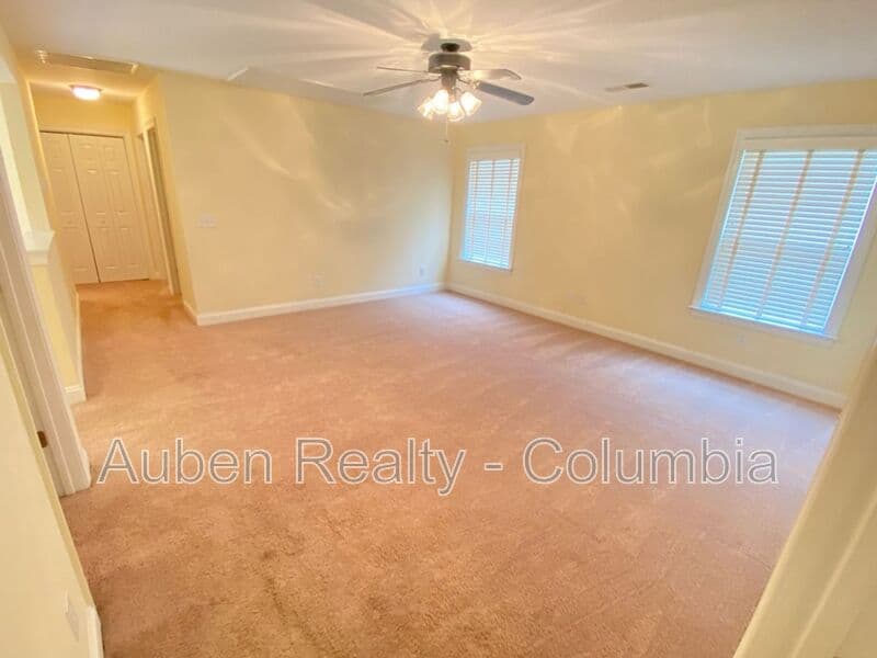 Lexington House: 105 Ridge Top Rd