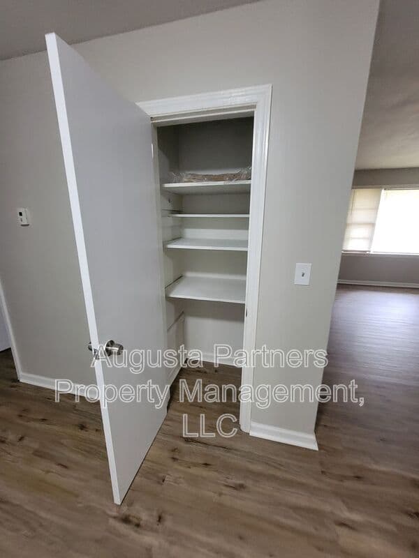 Augusta House: 2441 Dickey Rd