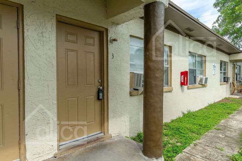 West Palm Beach Condo: 1001 Henrietta Ave