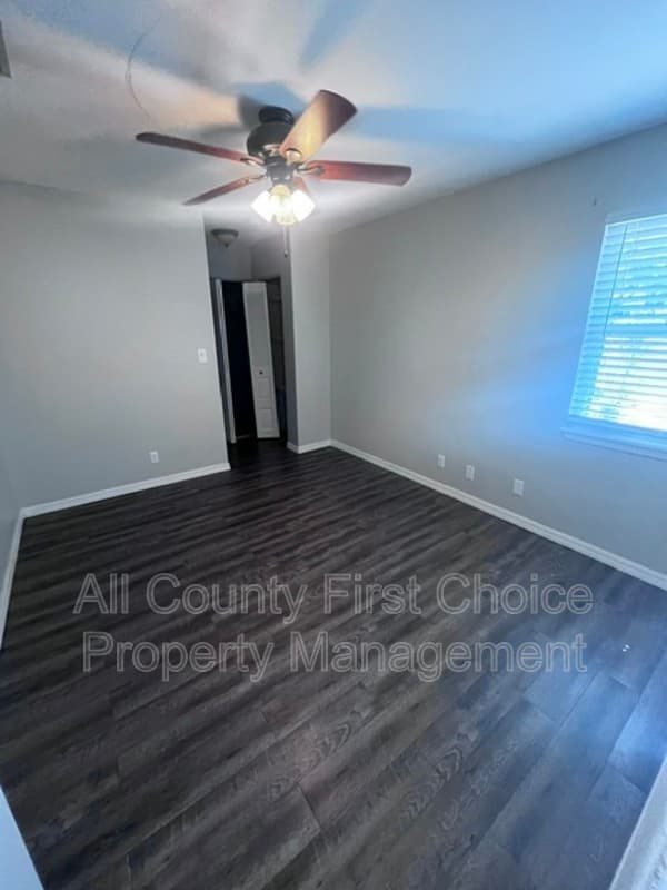 Tarpon Springs House: 39650 US 19 N