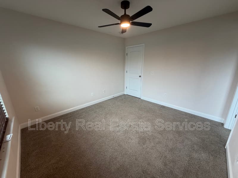 Hinesville House: 224 Whipple Ave