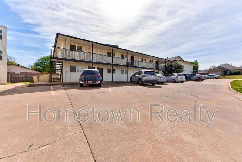 Edmond Condo: 1012 Chartrand Ave