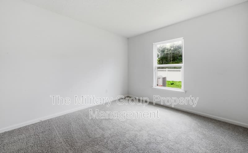 Orange Park House: 391 Hepburn Rd