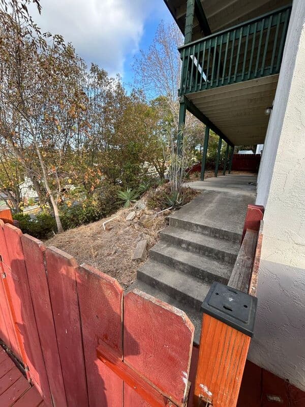 La Mesa House: 4040 Yale Ave