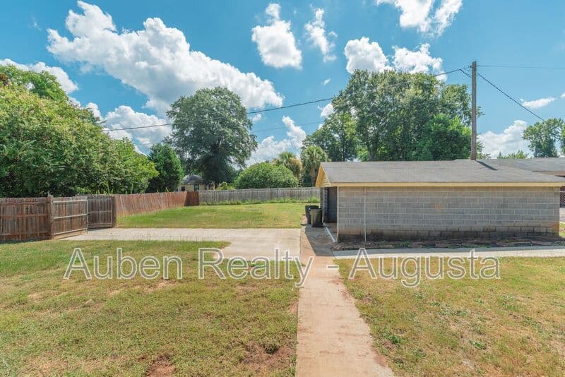 North Augusta House: 315 Georgia Avenue