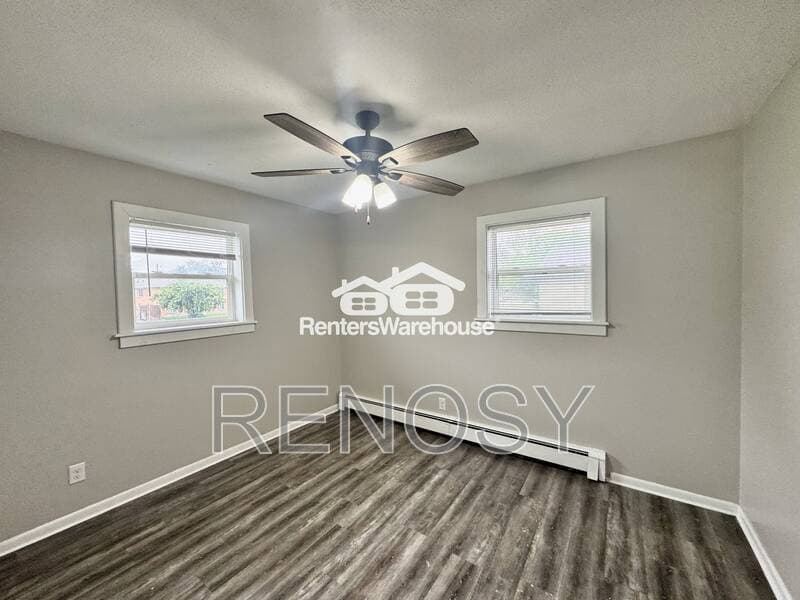 Ankeny Condo: 110 NW College Ave