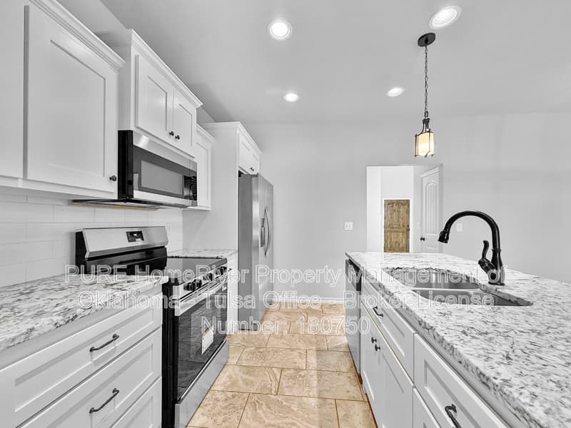 Jenks House: 209 W 111th Pl S