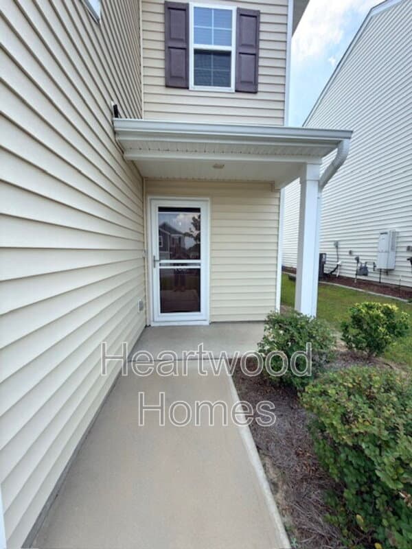 Elgin House: 406 Eclipse Lane