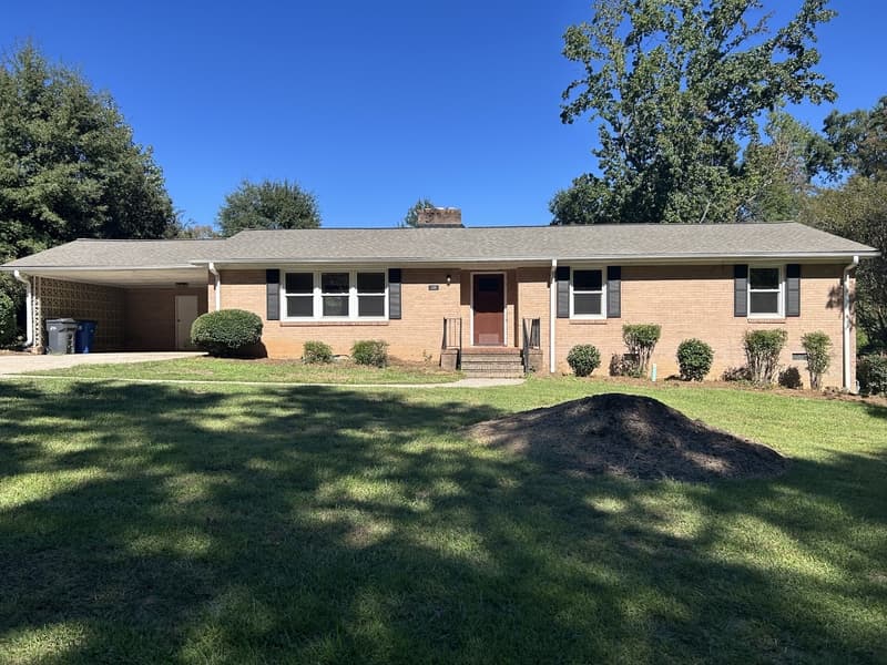 Greenville House: 105 Spring Valley Road
