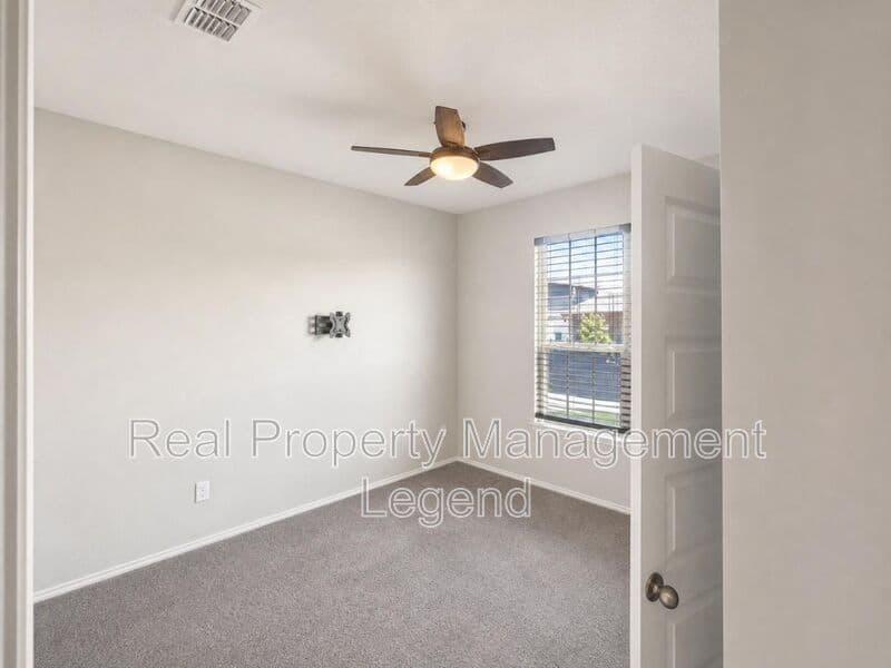 Denton House: 5601 Portola Ln