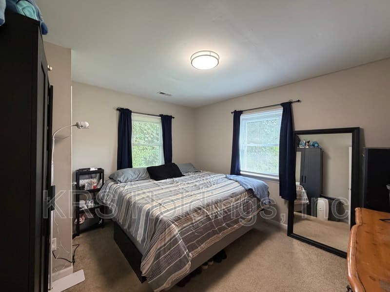 Newport News House: 60 Sycamore Avenue