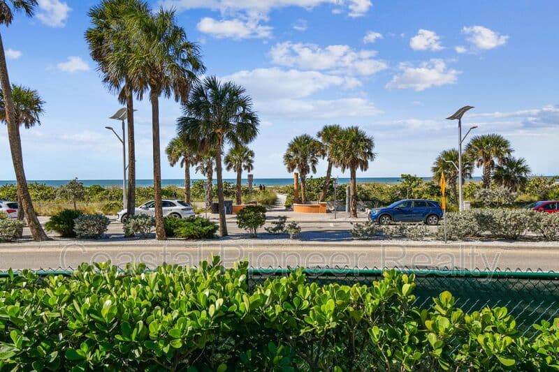 Sarasota Condo: 101 Benjamin Franklin Dr