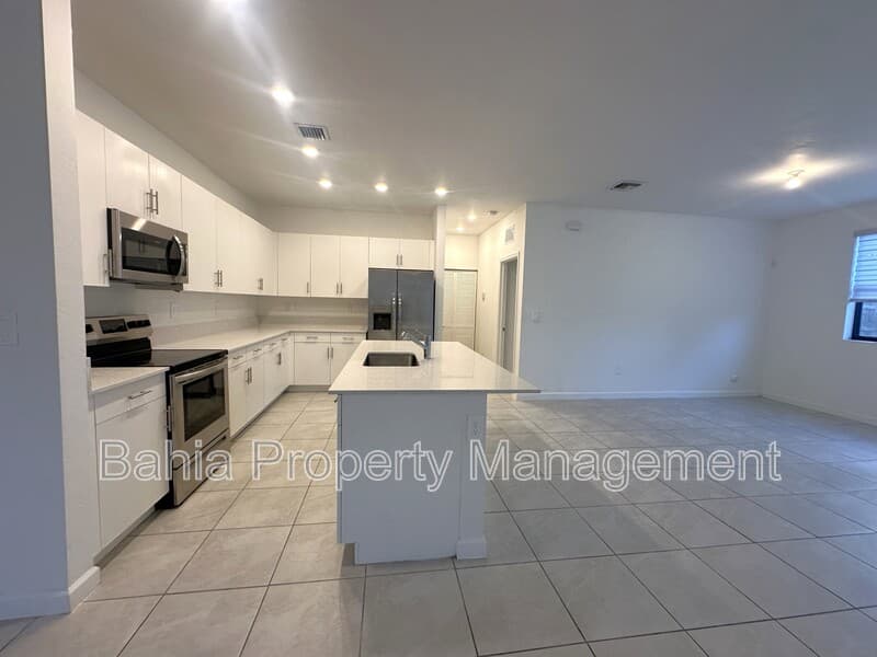 Homestead House: 11936 SW 240th St