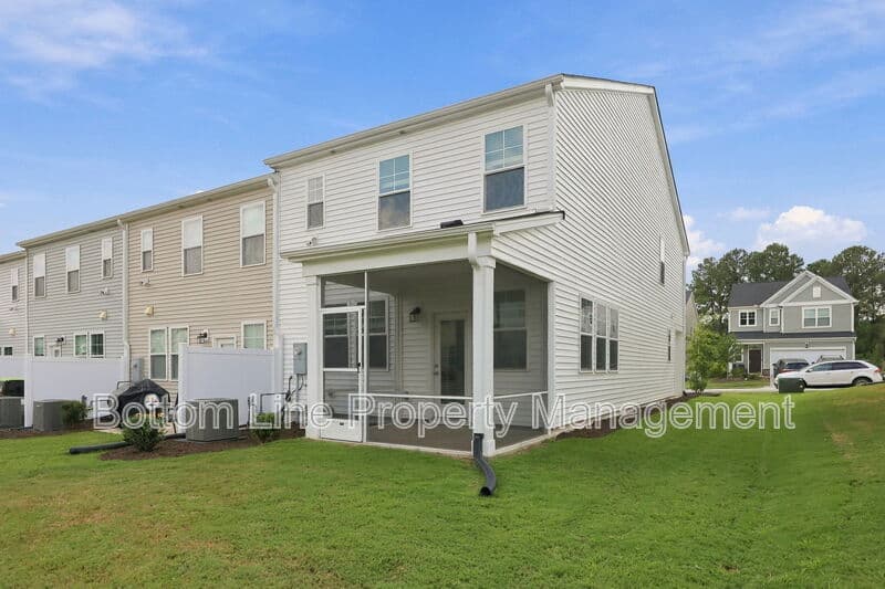 Durham Townhome: 5811 Woodlawn Dr