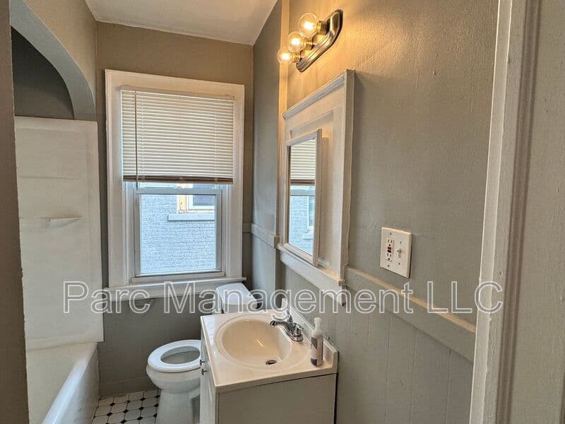 Detroit House: 15064 Tracey Street