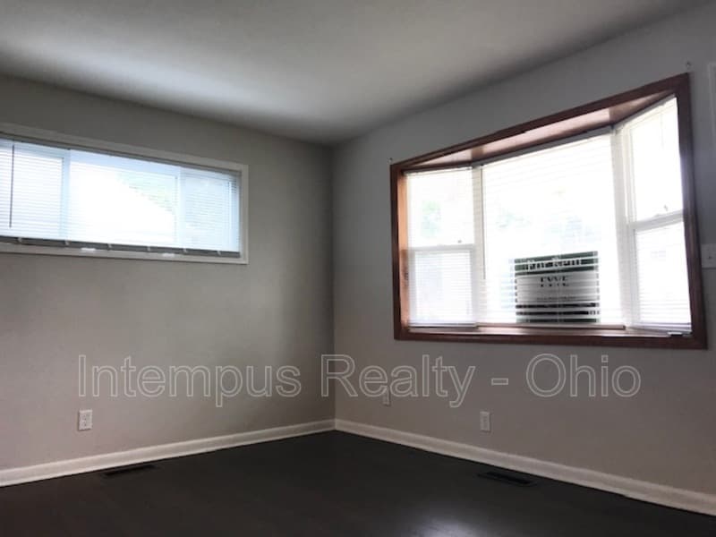 Columbus House: 198 Highfield Dr