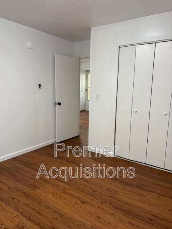 Belleville Condo: 307 N 45th St