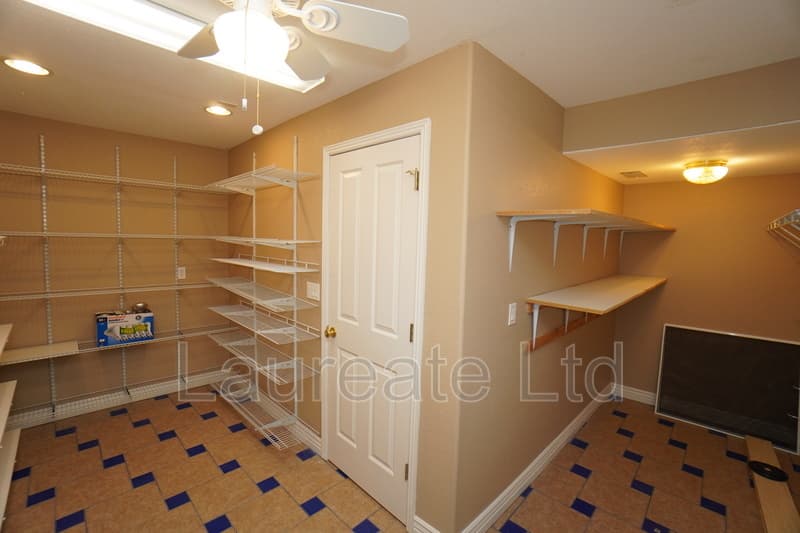Aurora House: 3036 S Waco Ct
