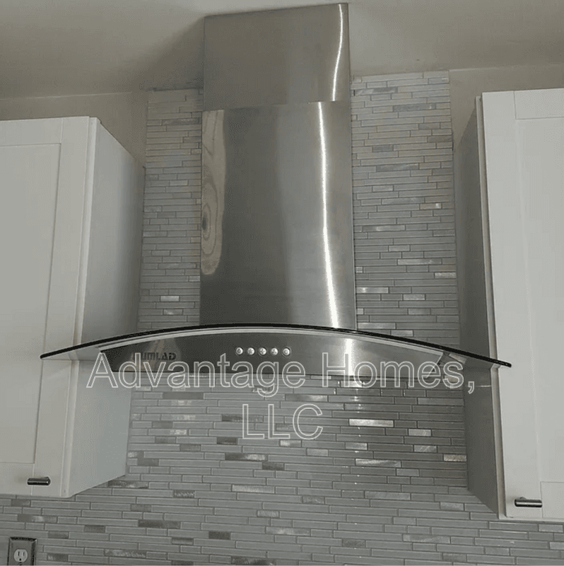 Kansas City House: 415 East 63rd Ter