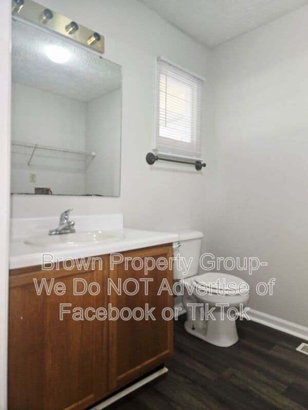 Raeford House: 202 Cobblestone Ct