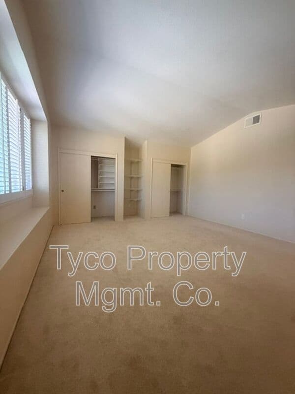 Bonita House: 526 Trailridge Drive