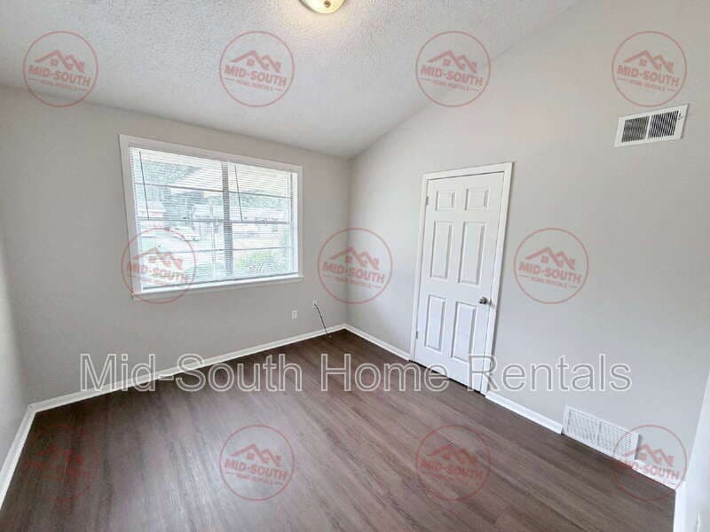 Memphis Townhome: 2282 Theda Ave
