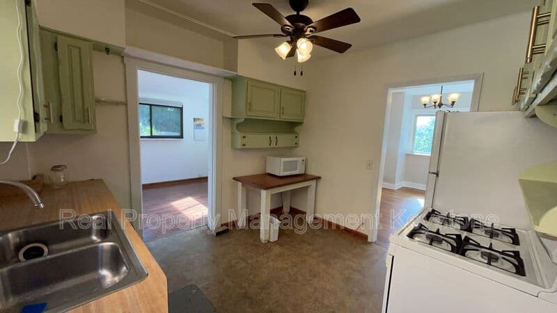 Pittsburgh House: 2329 Spokane Avenue