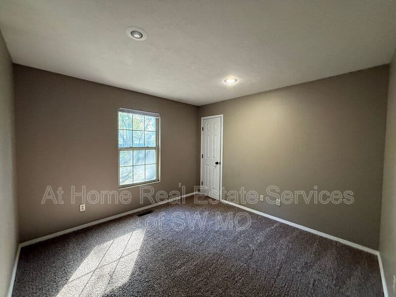 Springfield House: 1740 South Ave