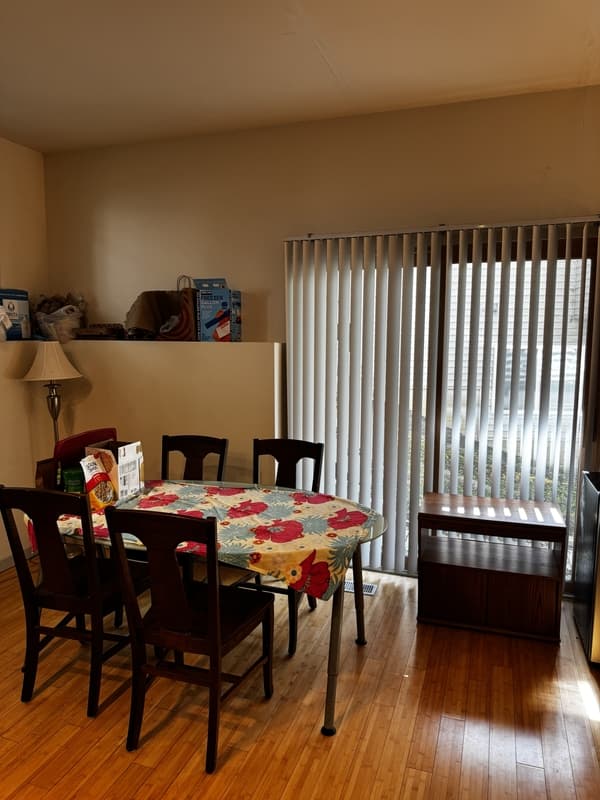 Ann Arbor House: 1556 Jones Drive